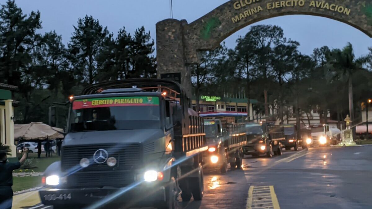 Un nuevo convoy de agua potable se dirige al Chaco